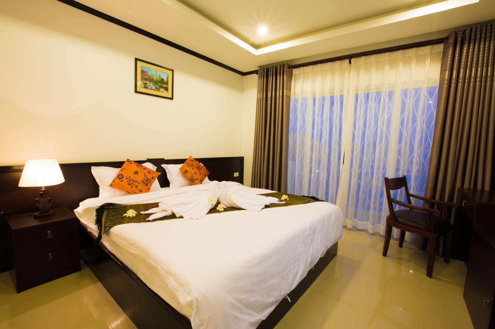 Douangchan Plaza Hotel Viêng Chăn Ngoại thất bức ảnh