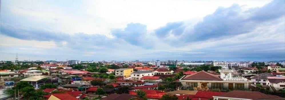 Douangchan Plaza Hotel Viêng Chăn Ngoại thất bức ảnh